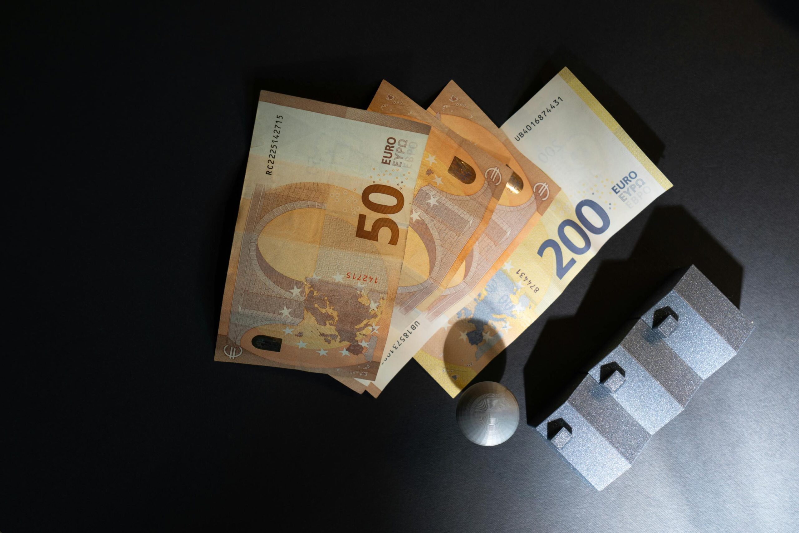 Canadian Mortgage Renewal Crisis: 1.2 Million Homeowners Face Payment Shock in 2025-SinoLoanHub: Expert Business Loan Solutions for North American Companies